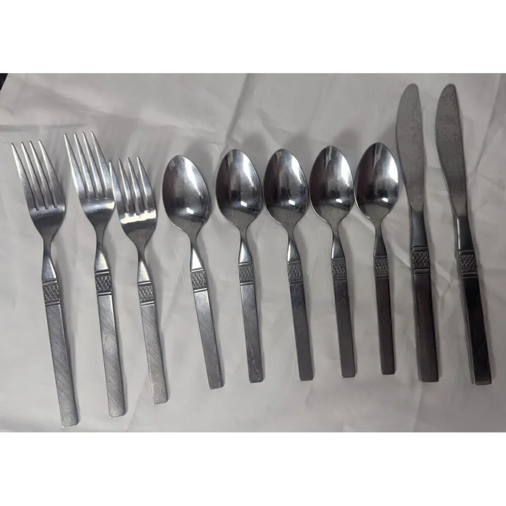 International Stainless Flatware Taiwan Square Tip Mid-Century Modern 10pc Set